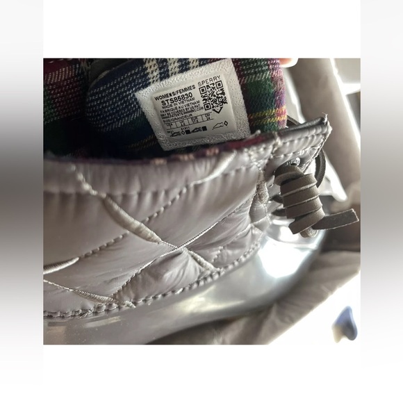 New Sperry Top sider Saltwater STS85830 women size 7 duck boots Nylon Quilt Grey - Picture 4 of 5